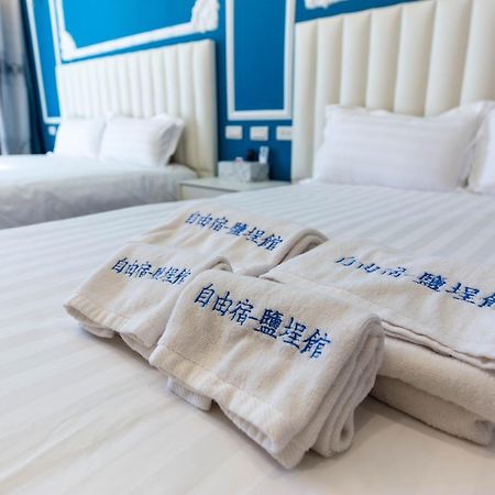 Ez Stay Yancheng Kaohsiung Exterior photo